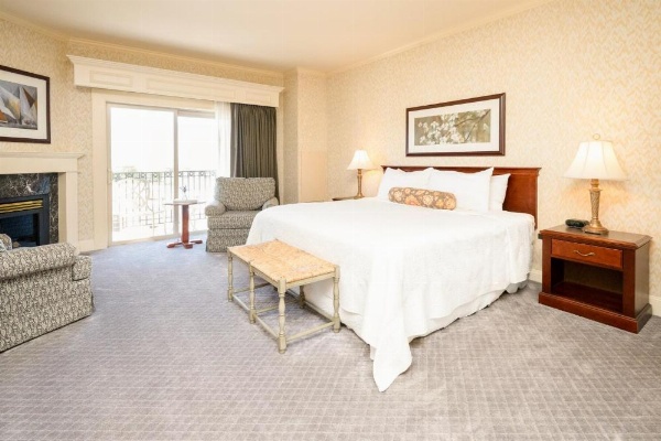 Fairhaven Village Inn image 10