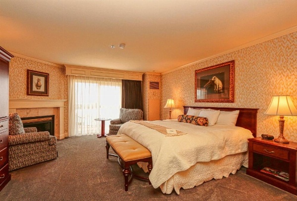 Fairhaven Village Inn image 11