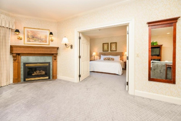 Fairhaven Village Inn image 20