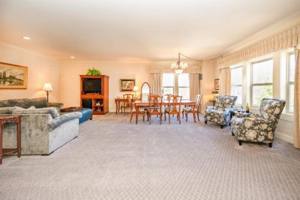 Fairhaven Village Inn image 25