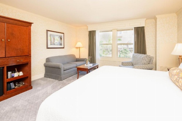 Fairhaven Village Inn image 28