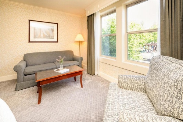 Fairhaven Village Inn image 30