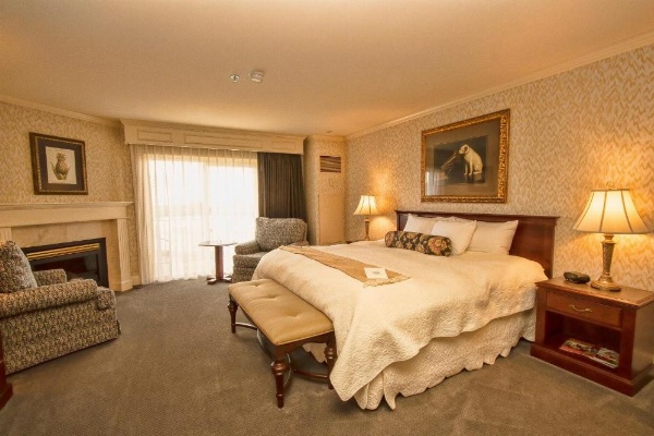 Fairhaven Village Inn image 43